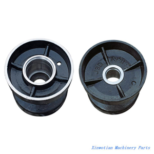 OEM Nongfu tracked tractor spare parts Track support roller suitable for NF702 802 902